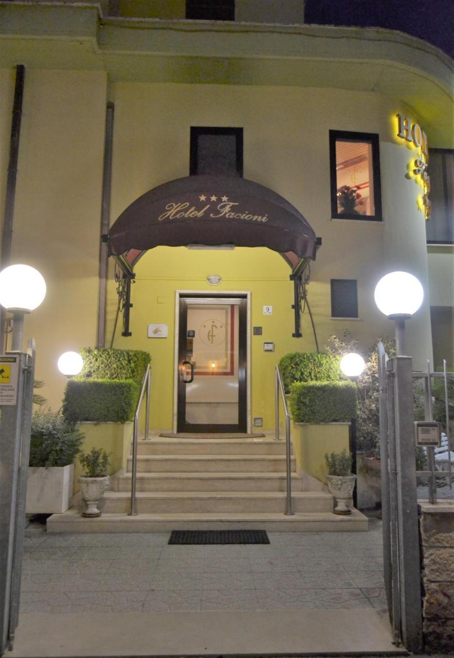 Hotel Facioni Pomezia Exteriér fotografie