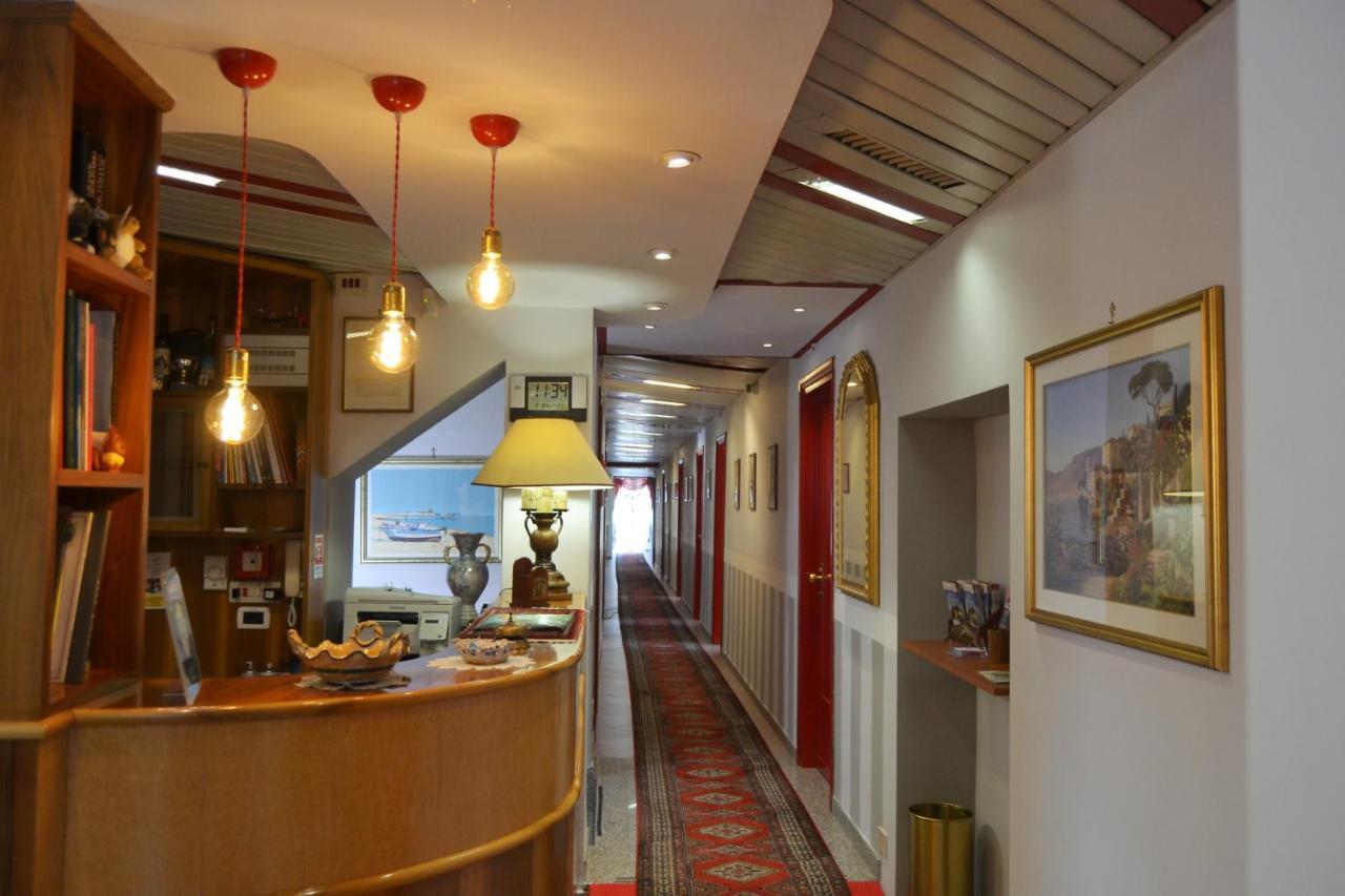 Hotel Facioni Pomezia Exteriér fotografie