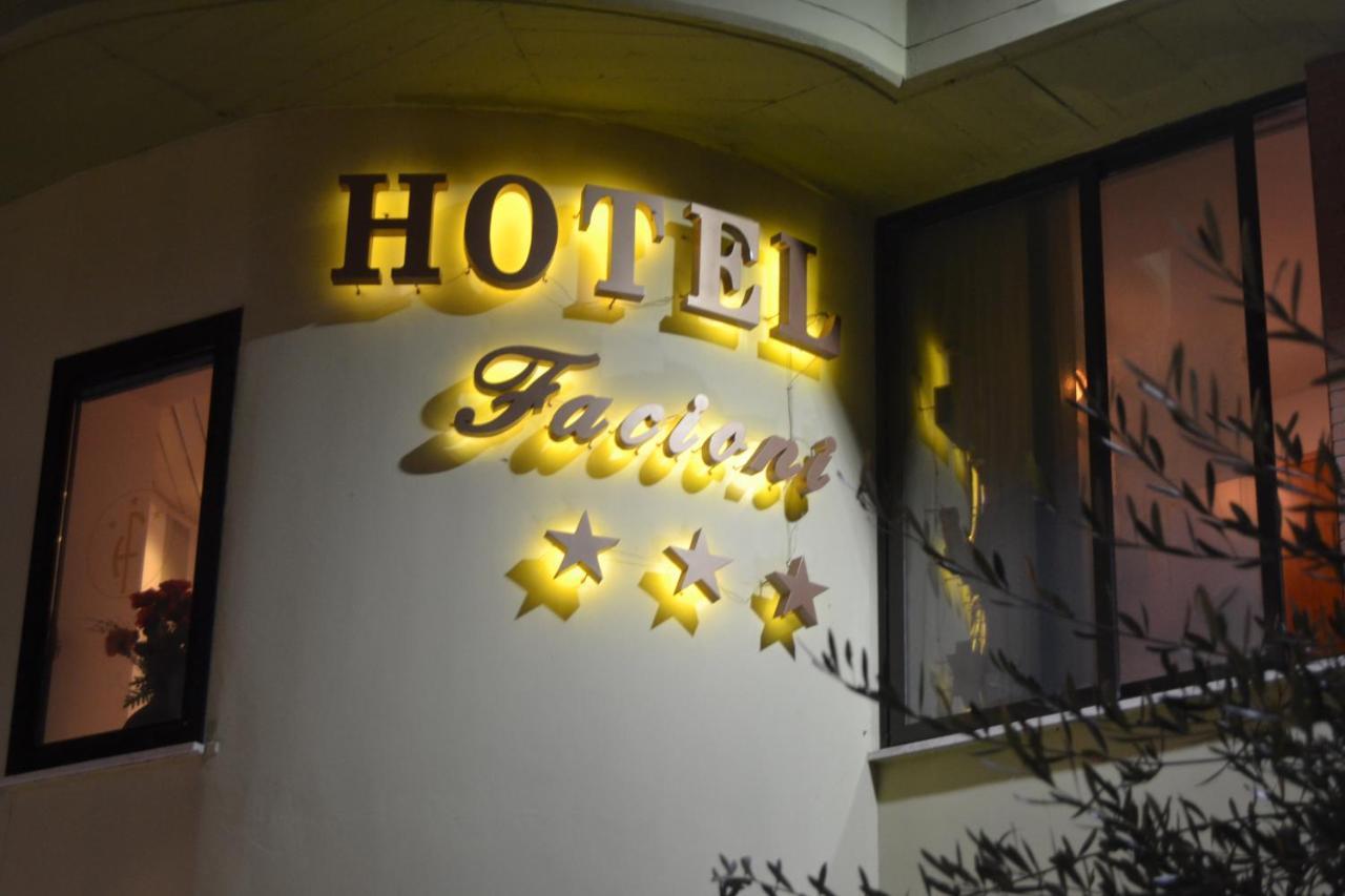 Hotel Facioni Pomezia Exteriér fotografie