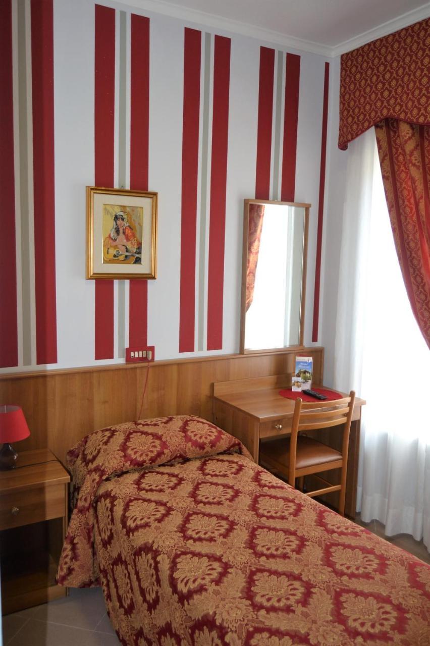Hotel Facioni Pomezia Exteriér fotografie