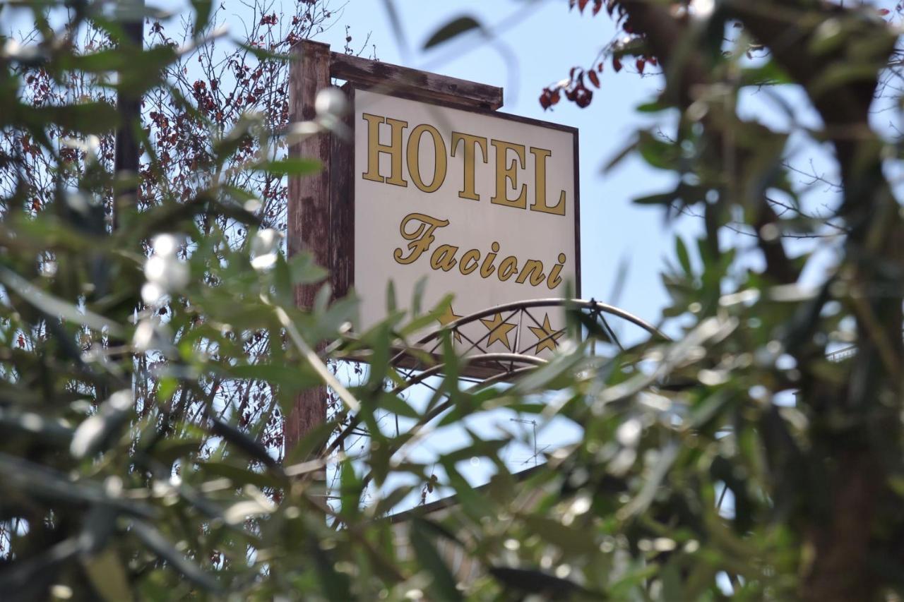 Hotel Facioni Pomezia Exteriér fotografie
