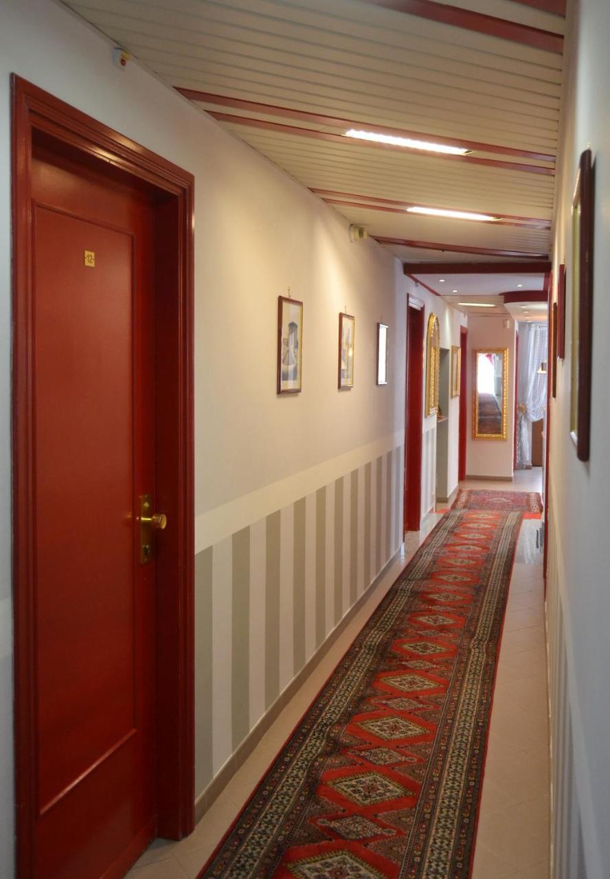 Hotel Facioni Pomezia Exteriér fotografie