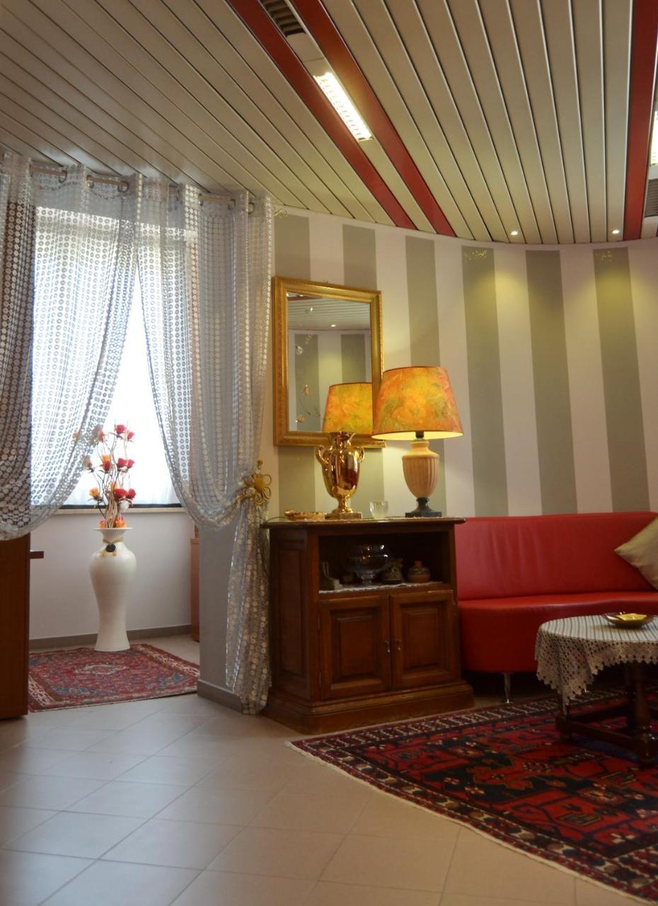 Hotel Facioni Pomezia Exteriér fotografie