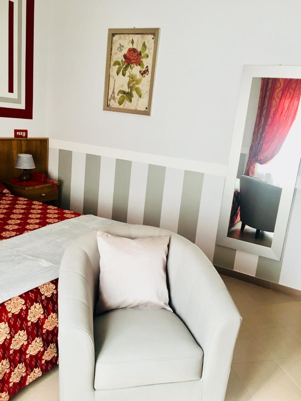 Hotel Facioni Pomezia Exteriér fotografie